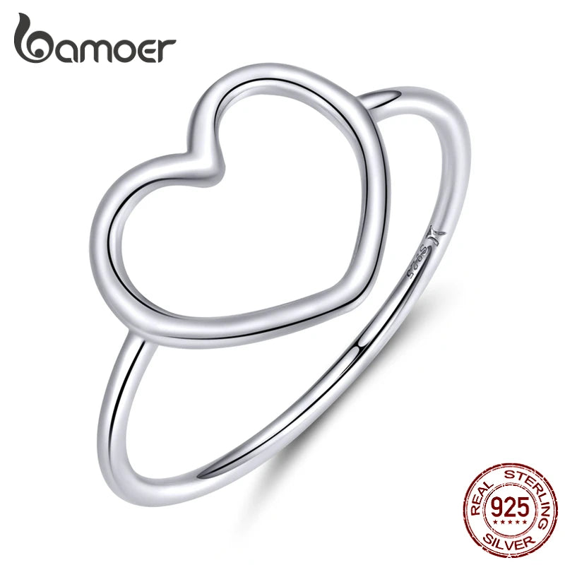Anillo minimalista de corazón en plata de ley 925: joyería elegante y atemporal para mujeres