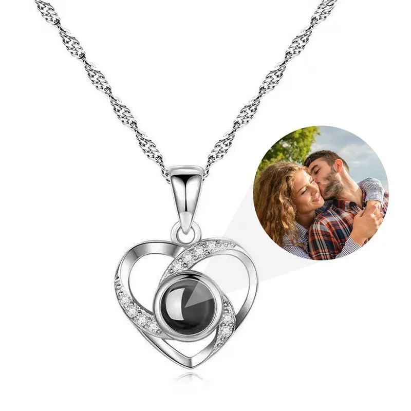 Custom Photo Projection Necklace – Personalized Heart Pendant with 100 Languages