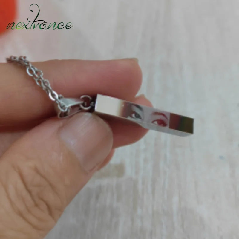 Collar con nombre grabado personalizado: colgante de acero inoxidable personalizado para hombres y mujeres