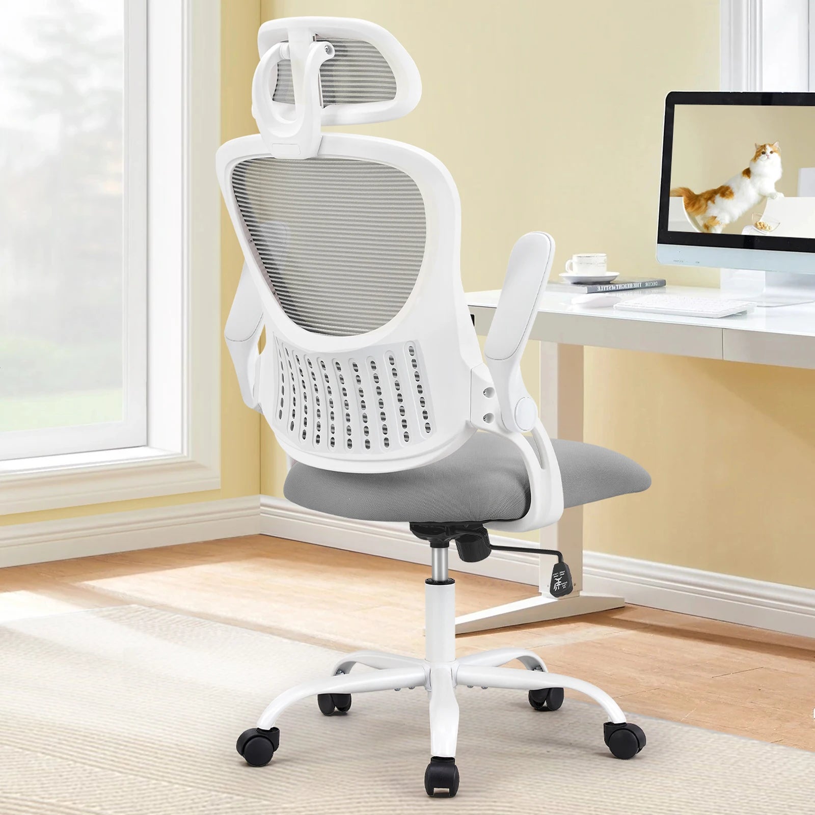 Ergonomic Mesh Office Chair with Adjustable Headrest and Lumbar Support
