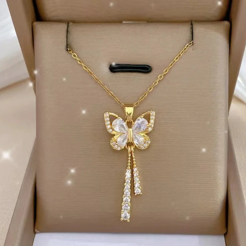 Elegante collar con colgante de mariposa: joyas románticas para mujeres