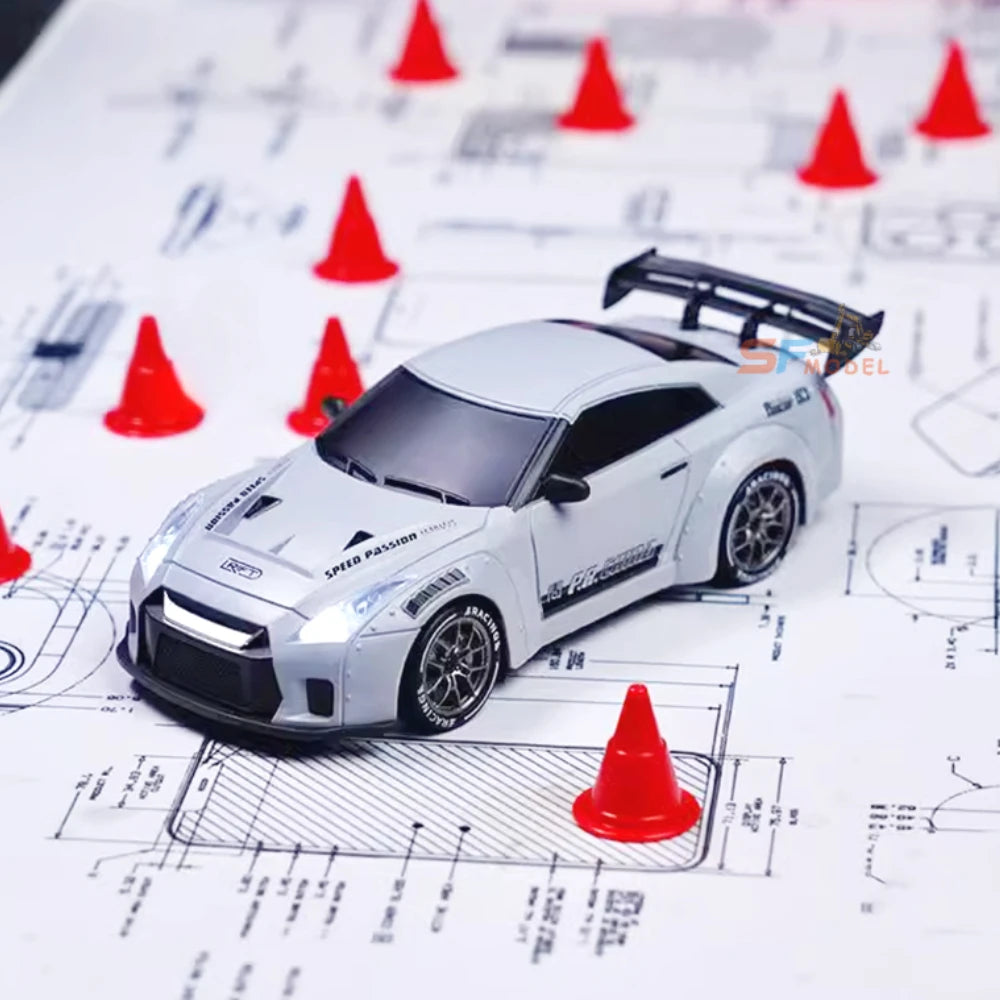 1/24 Scale RC Drift Car - 4WD Professional Drift Racing Model with LED Lights