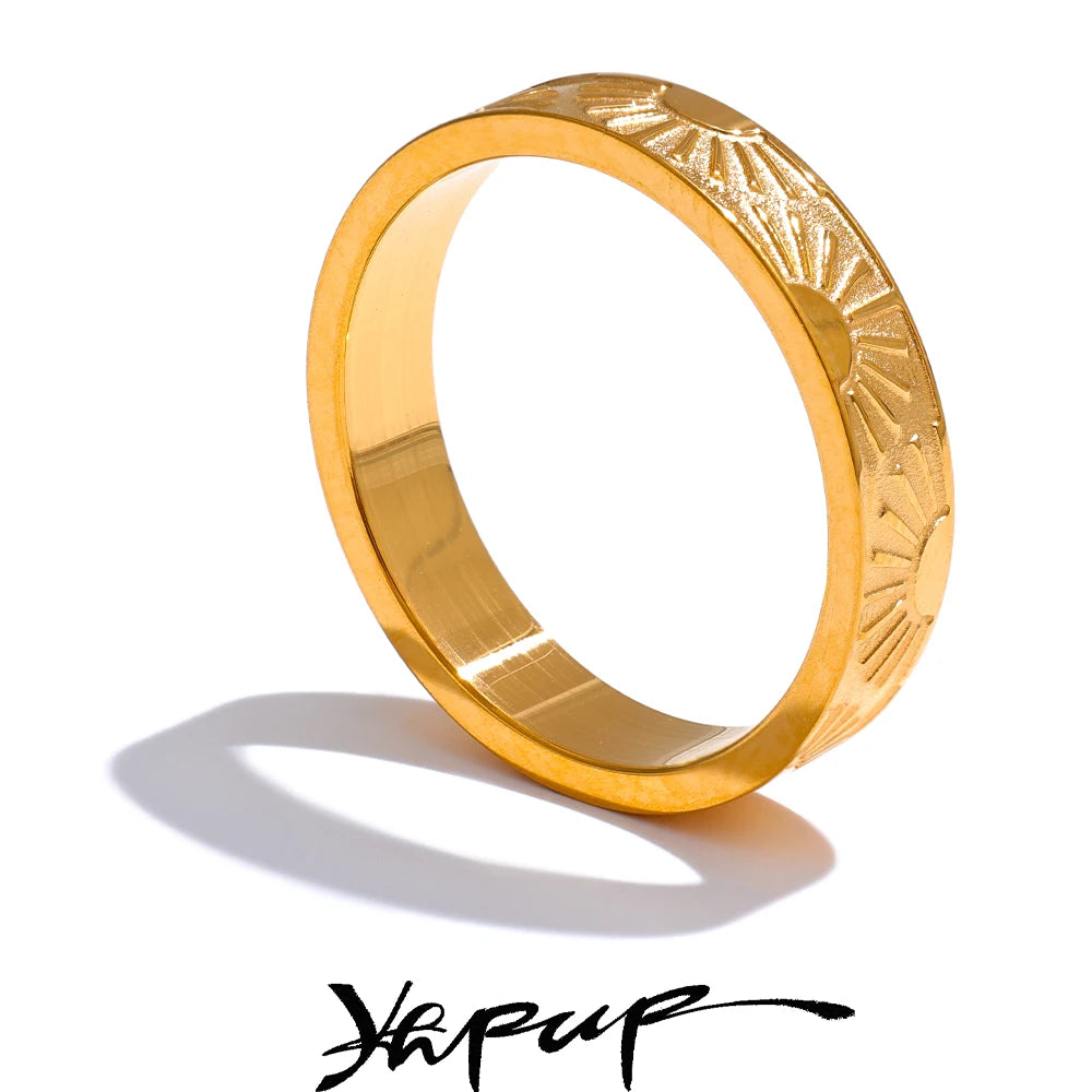 Anillo de sol minimalista de acero inoxidable: joyería elegante y resistente al agua para mujeres