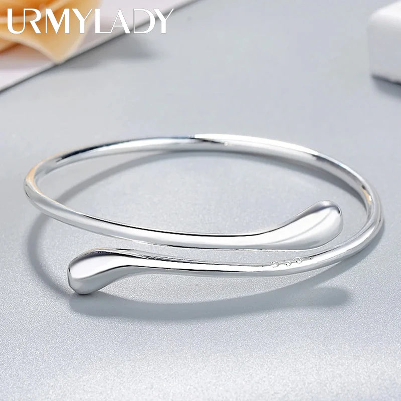 Pulsera de gota de agua en plata de ley 925: joyería elegante y ajustable para mujeres