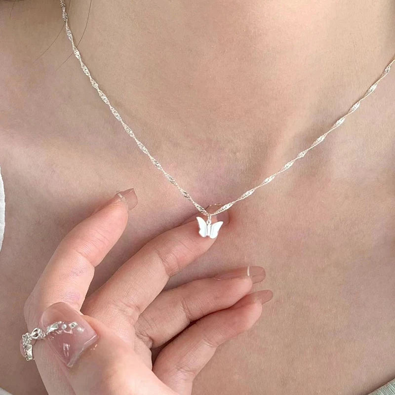 Elegante collar con colgante de circonita en plata de ley 925: joyería atemporal para mujeres