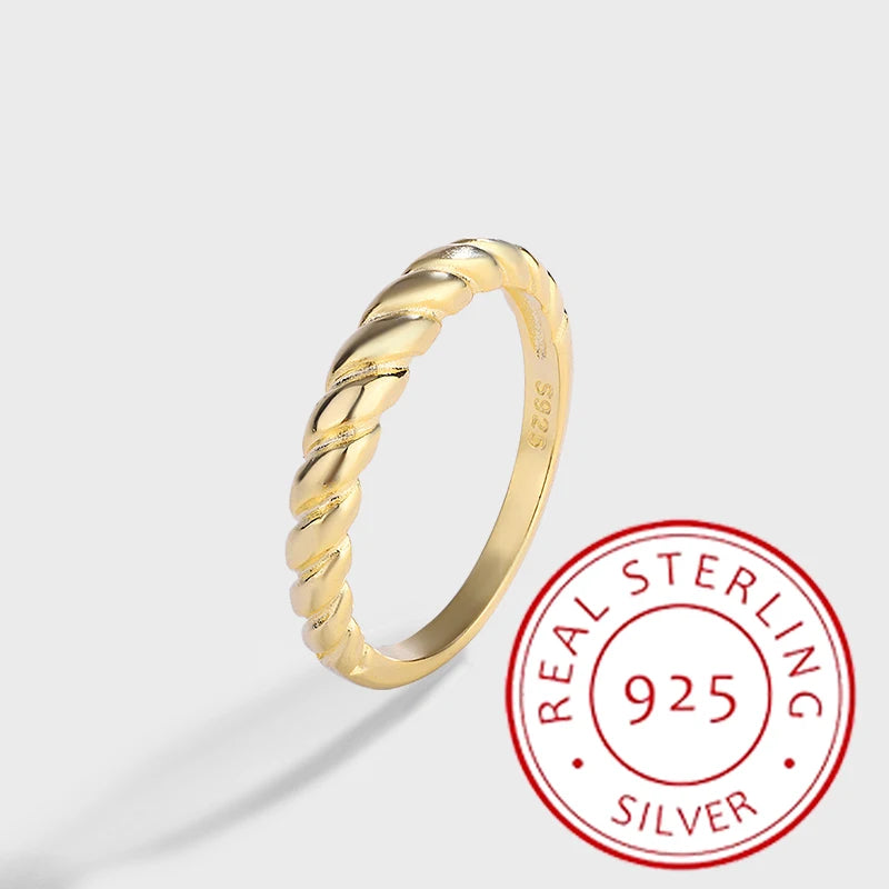 Anillo minimalista de croissant en plata de ley S925: joyería elegante y atemporal