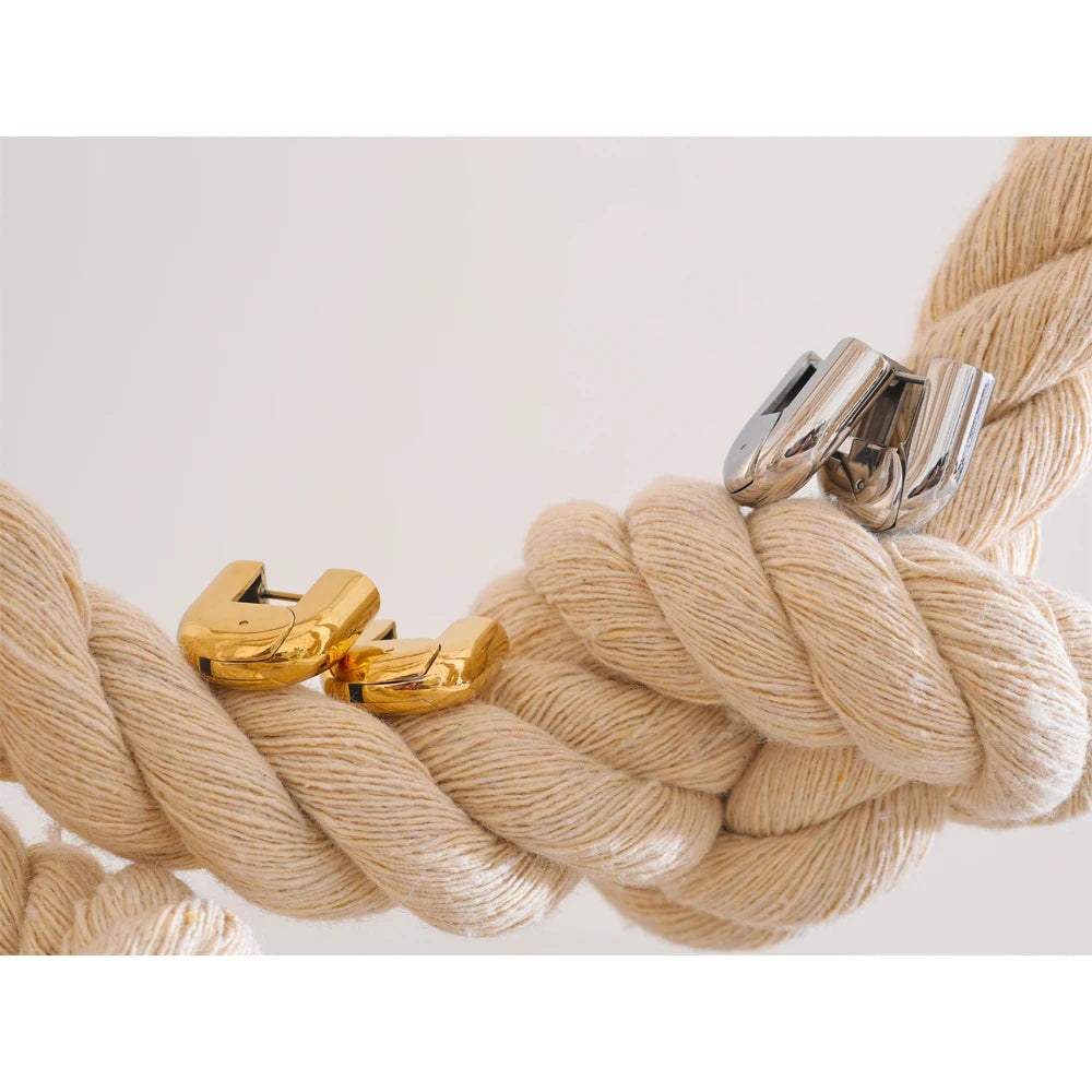 18K Gold-Plated U-Shape Hoop Earrings – Waterproof Stainless Steel Fashion Jewelry for Women