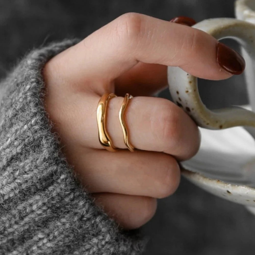 Anillos minimalistas apilables de oro y plata: joyas de acero inoxidable bañadas en oro de 18 quilates para mujeres y hombres