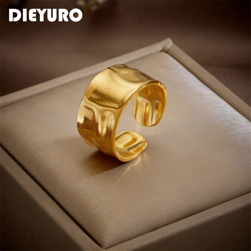 Trendy 18k Gold Plated Stainless Steel Cocktail Ring for Women
