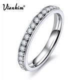 Silver Crystal Wedding Band – Elegant CZ Stone Ring for Women