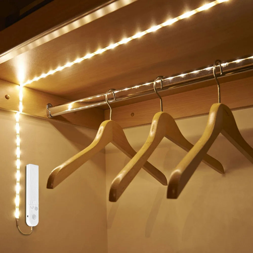 Tira de luces LED con sensor de movimiento inalámbrico: iluminación debajo de gabinetes y escaleras