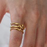Anillo de múltiples capas con forma de bucle de EBbelle: acero inoxidable chapado en oro de 18 quilates, joyería hipoalergénica y que no se deslustra para mujeres