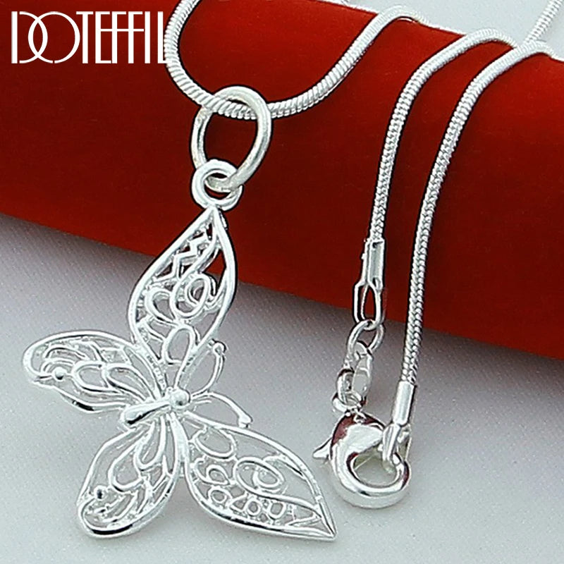 Collar con colgante de mariposa en plata de ley 925: joyería elegante para mujer