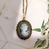 Vintage Oval Cameo Pocket Watch – Gold-Plated Resin Pendant with Quartz Movement