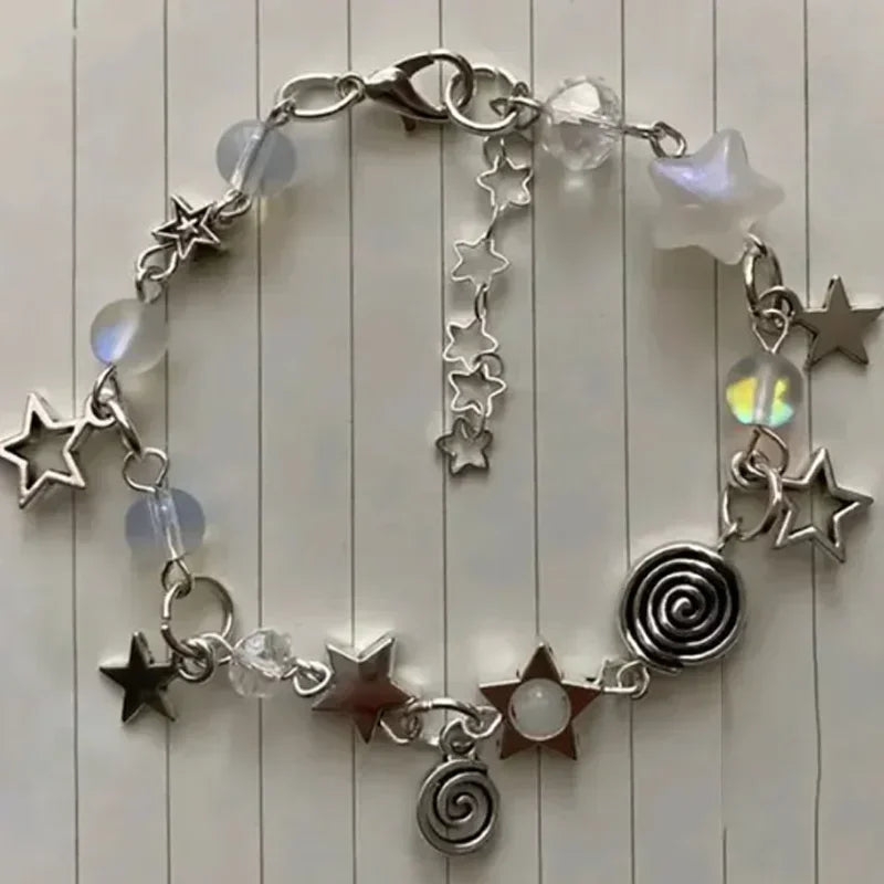 Pulsera con cuentas de estrella y dados de 8 bolas: estilo gótico Y2K atrevido para mujeres