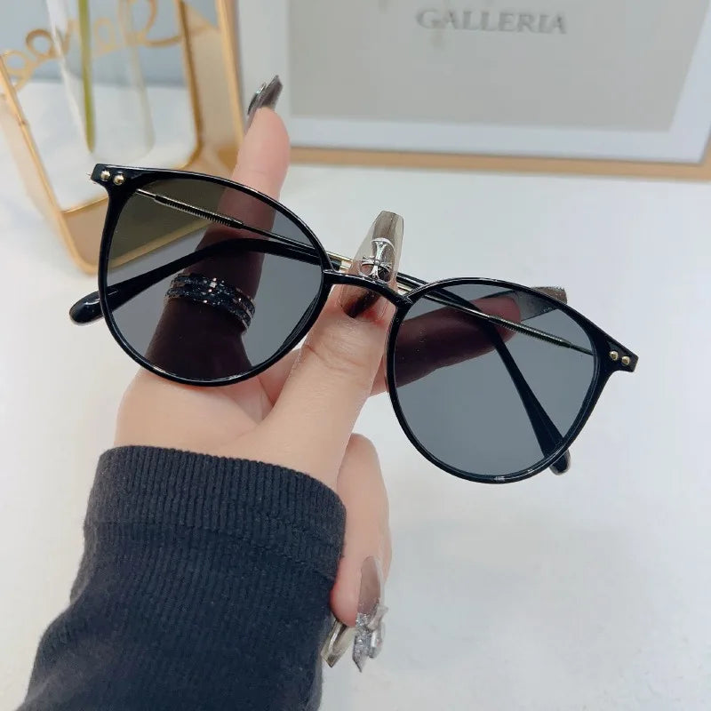 Retro Round Mirror Sunglasses for Men & Women – Stylish UV Protection Eyewear