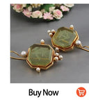 Geometric Irregular Pearl Stud Earrings – Modern Minimalist Design for Elegant Style