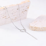 Elegante collar con colgante de mariposa y corazón con letras doradas de doble capa para mujer: regalo de joyería perfecto para bodas y fiestas