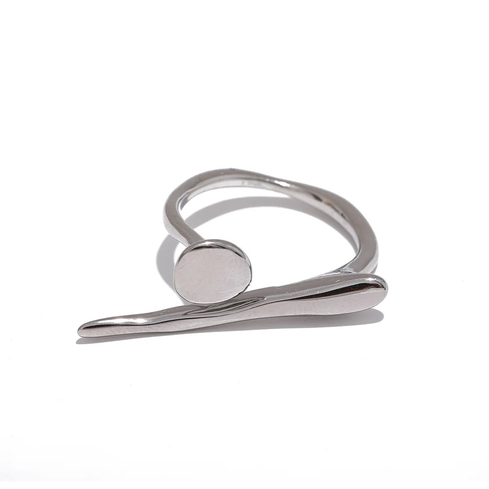 Chic Stainless Steel Minimalist Gold Ring – Stylish and Waterproof Jewelry for Women