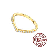 Anillo apilable en forma de V de plata esterlina 925 de CWWZircons: chapado en oro, circonita cúbica brillante, regalo de joyería fina para mujeres