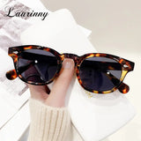 Trendy Square Sunglasses – UV400 Mirror Lens Fashion Eyewear for Women & Men