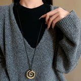 Elegant Metal Pendant Necklace – Stylish Sweater Chain for Autumn & Winter
