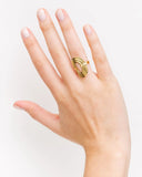 Anillo minimalista ovalado retorcido: acero inoxidable chapado en oro de 18 quilates, resistente al agua y a la decoloración
