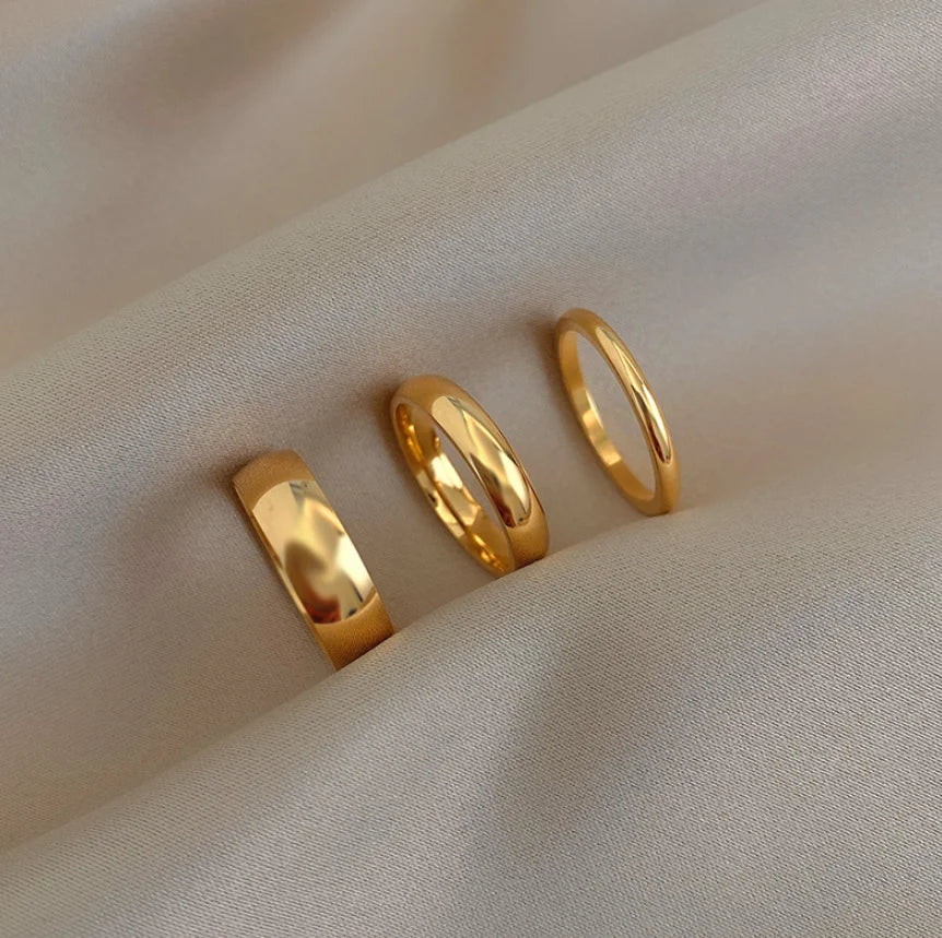 Anillo para nudillos de acero inoxidable chapado en oro de 18 quilates que no se deslustra: alianza minimalista de 2 mm, 4 mm y 6 mm para mujer