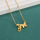 Elegante collar con colgante de letras iniciales de acero inoxidable para mujer: regalo de joyería con forma de mariposa en color oro y acero