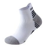 Calcetines para correr transpirables y acolchados: absorben la humedad y brindan soporte al arco