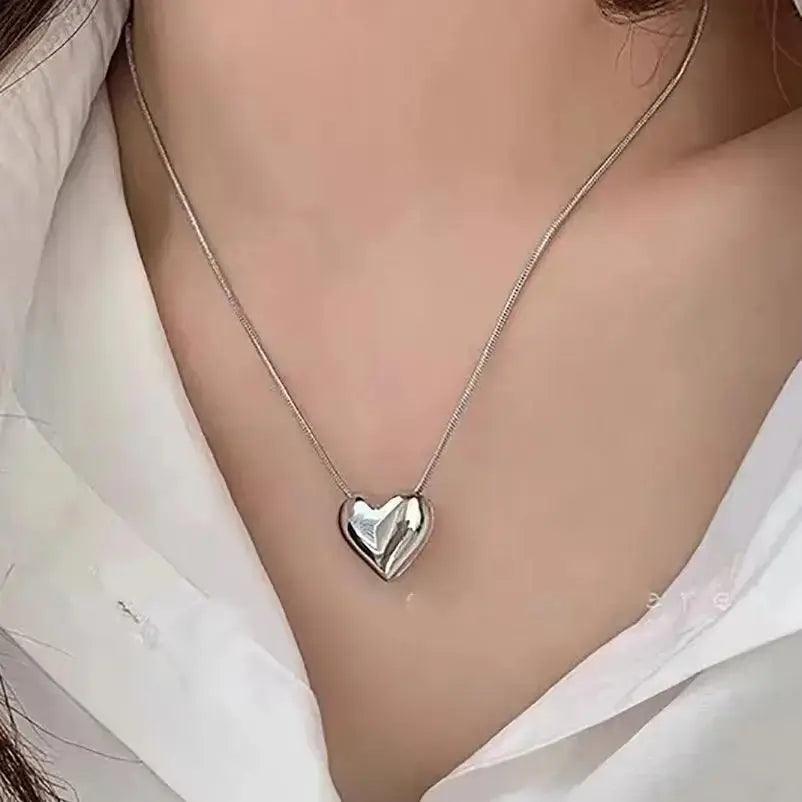 Trendy Silver Heart Pendant Necklace – Minimalist Jewelry for Women