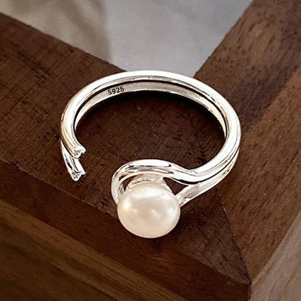 Anillo minimalista de perla en plata de ley 925: elegante joyería fina hecha a mano para mujeres