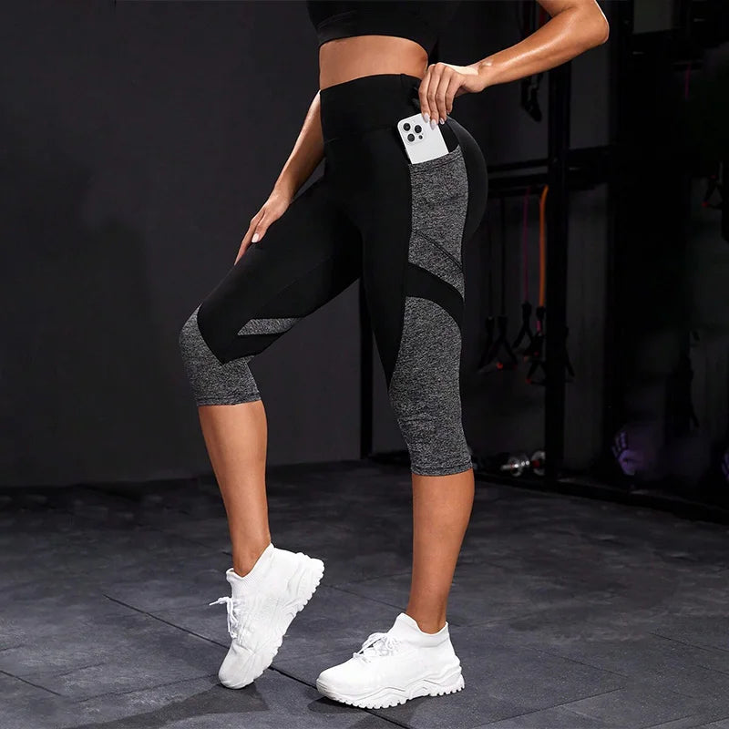 High-Waisted Colorblock Yoga Capris with Pockets – Tummy Control Workout Leggings