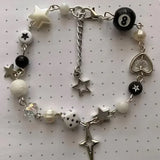 Pulsera con cuentas de estrella y dados de 8 bolas: estilo gótico Y2K atrevido para mujeres