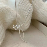 Elegant Bow Pendant Necklace – Silver Clavicle Chain for Women
