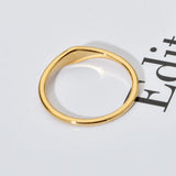 Anillo de acero inoxidable geométrico simple ZMZY: alianza de boda minimalista de oro, oro rosa y plata para mujeres y niñas 