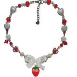 🍓💖 Nuevo collar con colgante de fresa y corazón de amor a la moda: joyas dulces y elegantes para mujeres 💖🍓