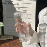 Vaso de vidrio a rayas con tapa y pajita: elegante vaso transparente para beber jugo, agua y café helado