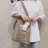 Bolso de mano grande e informal elegante de estilo coreano, bolso de hombro con estampado de leopardo para mujer, bolso de lona, ​​nuevo bolso de compras, bolso de mano con estampado de estudiante, bolsa para mujer