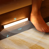 Luz nocturna LED con sensor de movimiento: lámpara inalámbrica recargable para gabinetes y escaleras