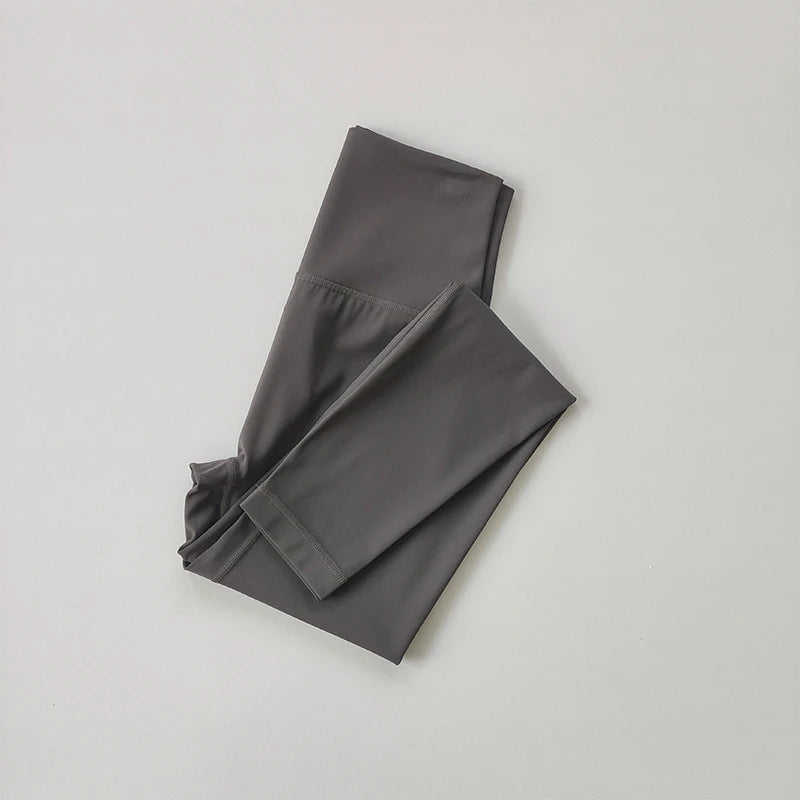 Seamless Yoga Pants for Women – Full-Length, Elastic Waist, Comfortable Nylon Fabric
