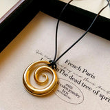 Elegant Metal Pendant Necklace – Stylish Sweater Chain for Autumn & Winter