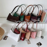 Fashionable Half Moon Shaped PU Handbag with Zipper Closure – Versatile and Stylish Women's Bag