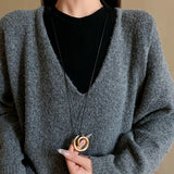 Elegant Metal Pendant Necklace – Stylish Sweater Chain for Autumn & Winter