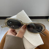 Women’s Retro Oval Sunglasses – Stylish UV400 Fashion Shades for Casual & Outdoor Wear