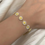 Sweet Daisy Flower Charm Bracelet for Women – Trendy Minimalist Floral Aesthetic Jewelry for Weddings & Parties