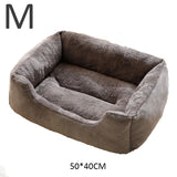 Cama de felpa para gatos: acogedora cesta con cojines para gatitos y mascotas pequeñas