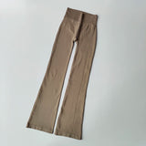 High-Waisted Seamless Yoga Leggings – Compression & Micro Flared Fit