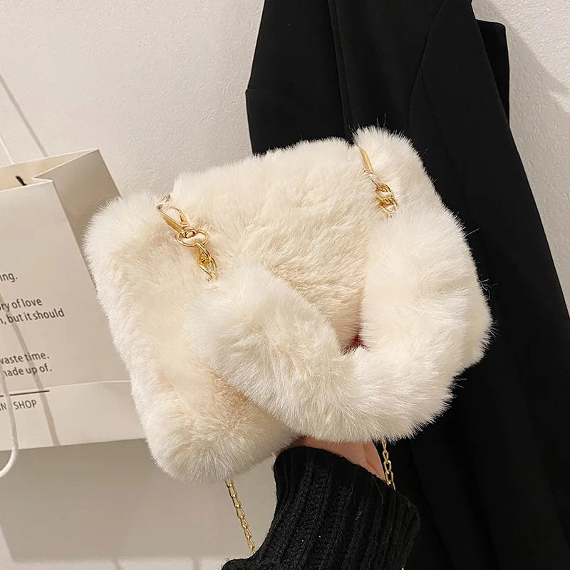 Stylish Plush Shoulder Bag with Gold Chain Strap – Soft & Compact Women's Tote