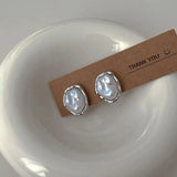 Geometric Irregular Pearl Stud Earrings – Modern Minimalist Design for Elegant Style